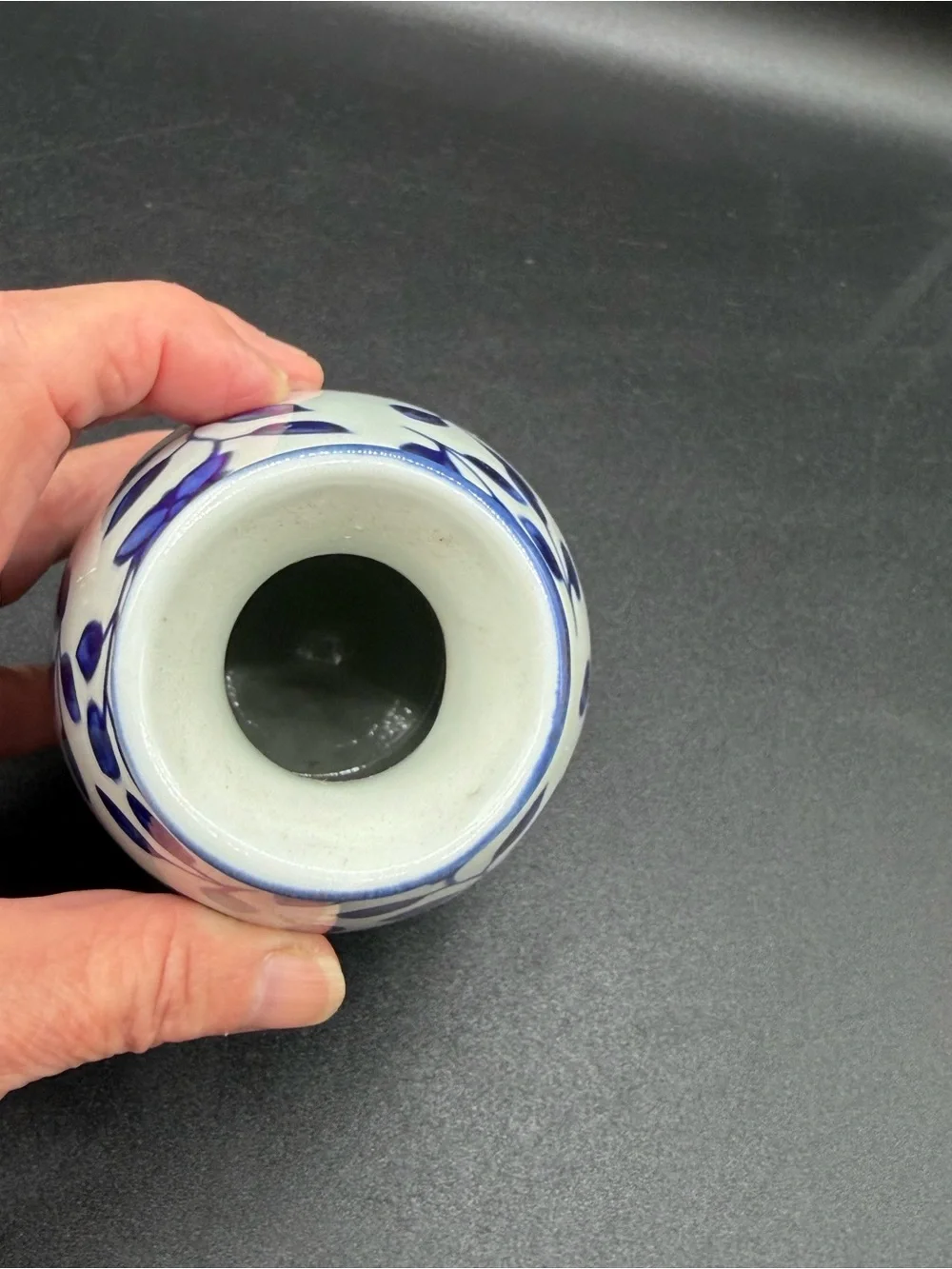 Vintage 1990's Bombay Company Blue And White Floral Bud Vase Chinoiserie 6”